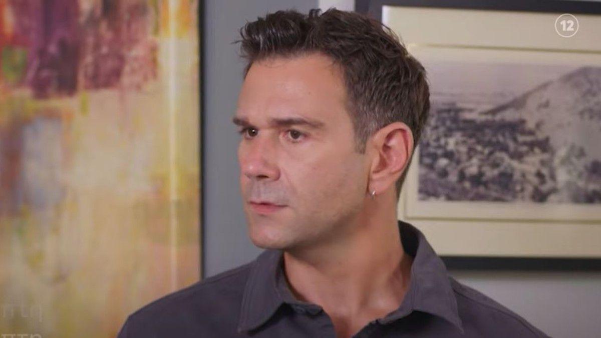 Η Γη της Ελιάς-Μάνος- Η Γη της Ελιάς-Μάνος-