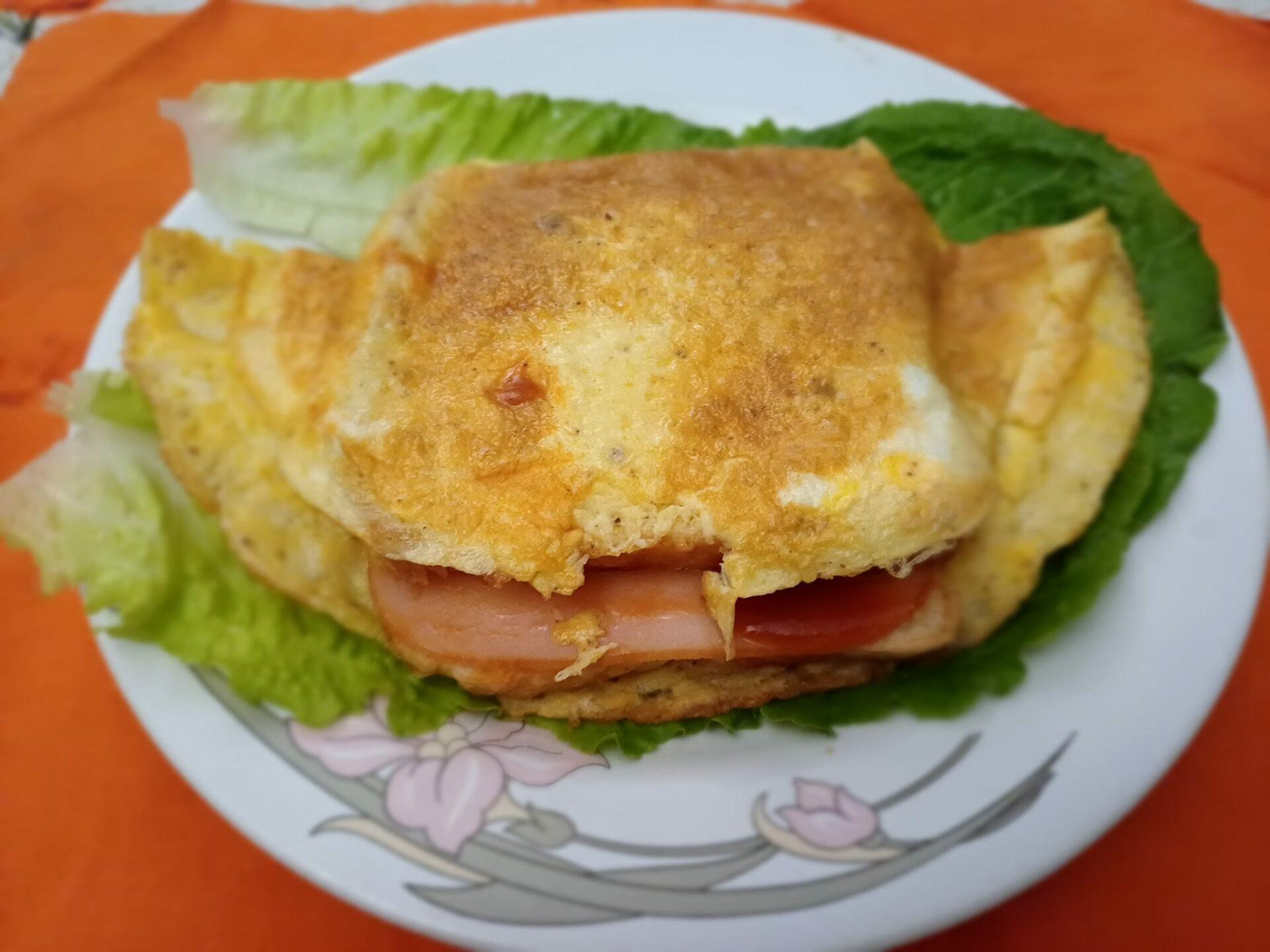 ομελέτα-με-ψωμί του τοστ-συνταγή- ομελέτα-με-ψωμί του τοστ-συνταγή-