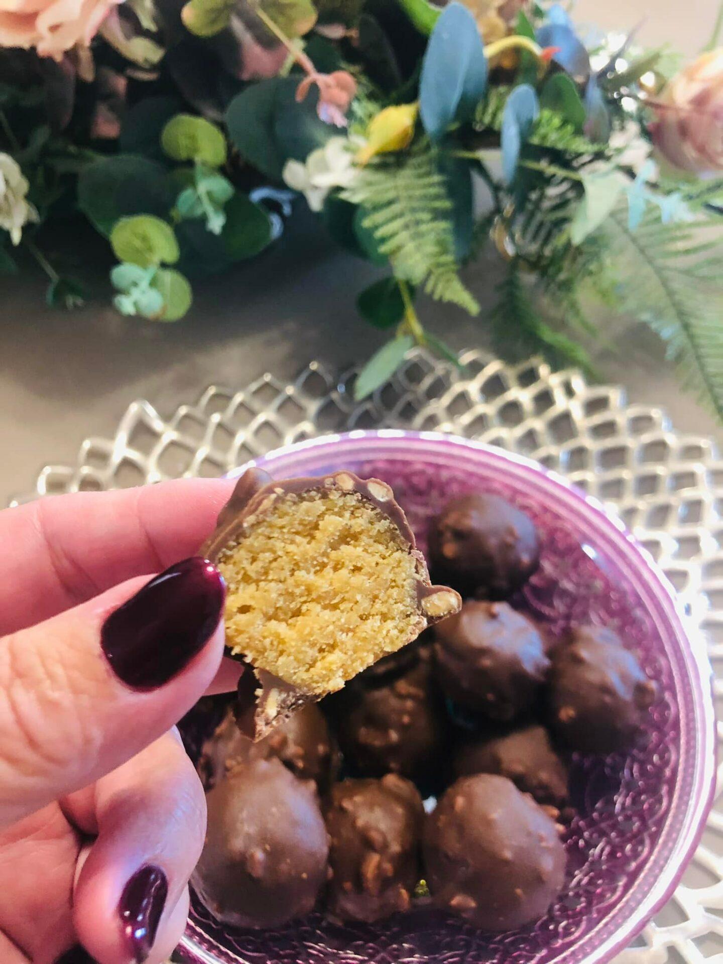 τρουφάκια-με-φουντούνια-συνταγή- τρουφάκια-με-φουντούνια-συνταγή-