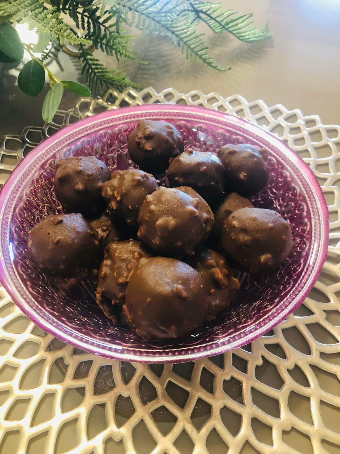 τρουφάκια-με-φουντούνια-συνταγή- τρουφάκια-με-φουντούνια-συνταγή-