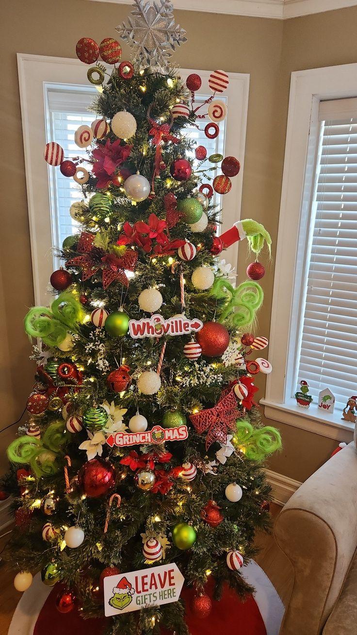 Grinch-TikTok trends-στο-Χριστουγεννιάτικο δέντρο-Χριστούγεννα 2024-ιδέες- Grinch-TikTok trends-στο-Χριστουγεννιάτικο δέντρο-Χριστούγεννα 2024-ιδέες-