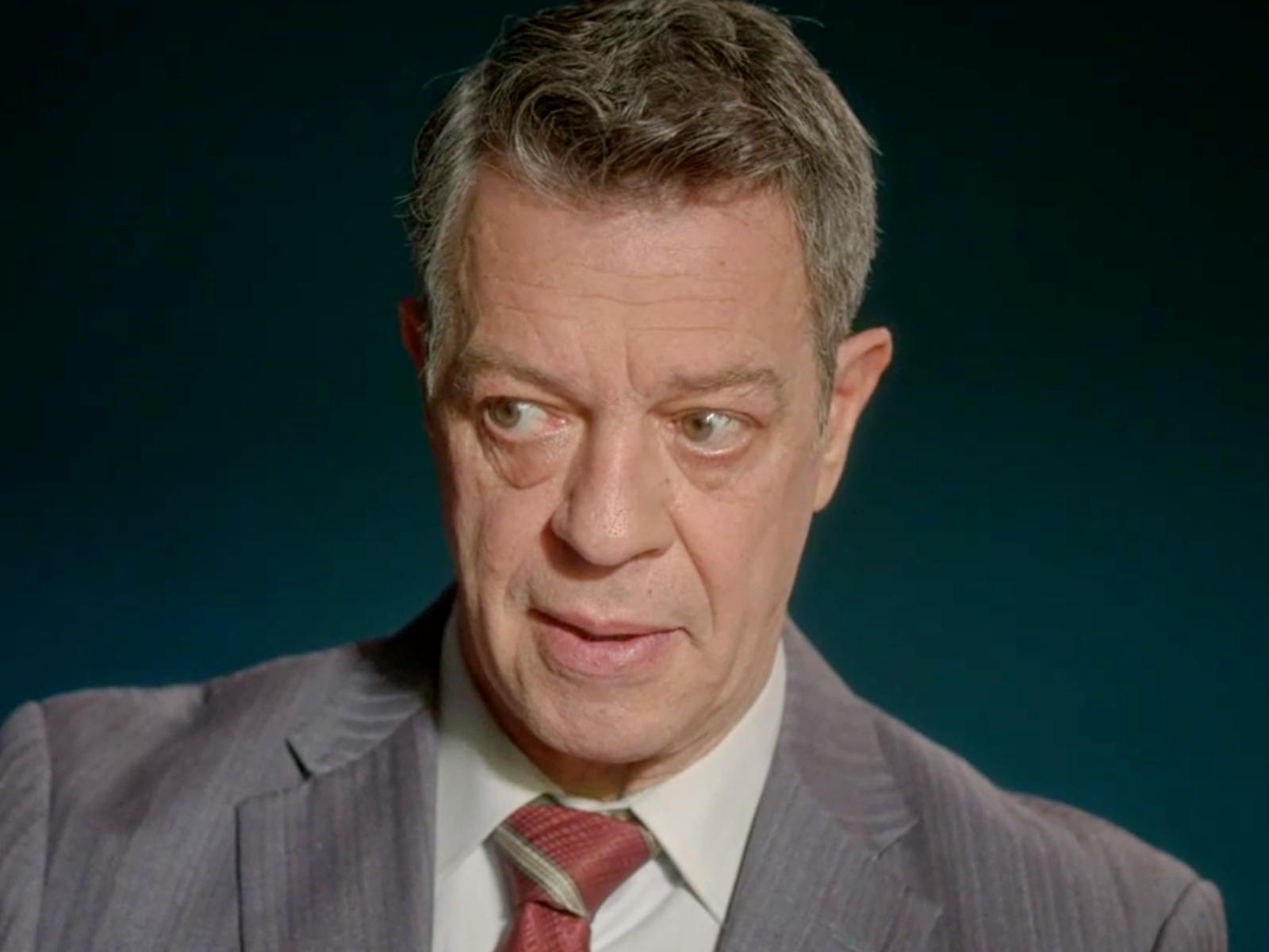 Άγιος Έρωτας : Ο Κλεάνθης δένει τη Χριστίνα και την χτυπά ανελέητα για να ομολογήσει