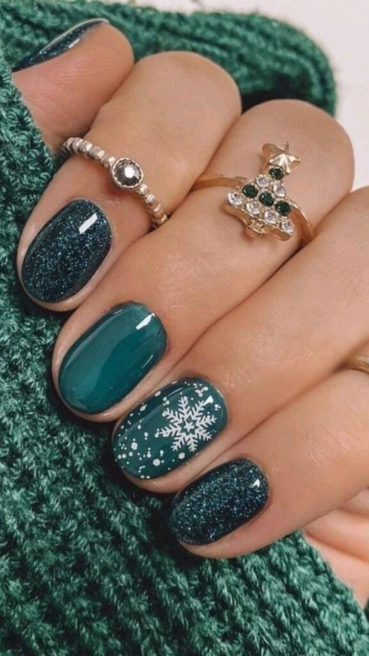 πράσινα-χριστουγεννιάτικα νύχια-TikTok nails-trends-Χριστούγεννα 2024-ιδέες- πράσινα-χριστουγεννιάτικα νύχια-TikTok nails-trends-Χριστούγεννα 2024-ιδέες-
