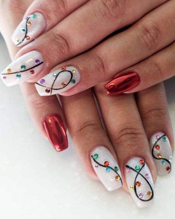 metallic nails-χριστουγεννιάτικα νύχια-TikTok nails-trends-Χριστούγεννα 2024-ιδέες- metallic nails-χριστουγεννιάτικα νύχια-TikTok nails-trends-Χριστούγεννα 2024-ιδέες-