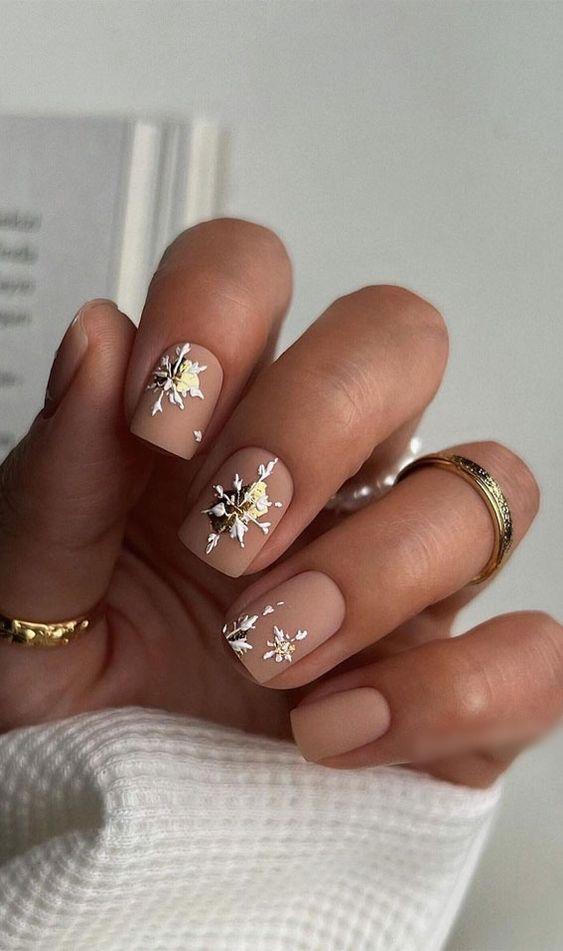 nude nails-χριστουγεννιάτικα νύχια-TikTok nails-trends-Χριστούγεννα 2024-ιδέες- nude nails-χριστουγεννιάτικα νύχια-TikTok nails-trends-Χριστούγεννα 2024-ιδέες-