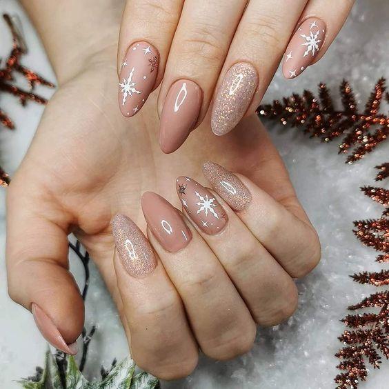 nude nails-χριστουγεννιάτικα νύχια-TikTok nails-trends-Χριστούγεννα 2024-ιδέες- nude nails-χριστουγεννιάτικα νύχια-TikTok nails-trends-Χριστούγεννα 2024-ιδέες-