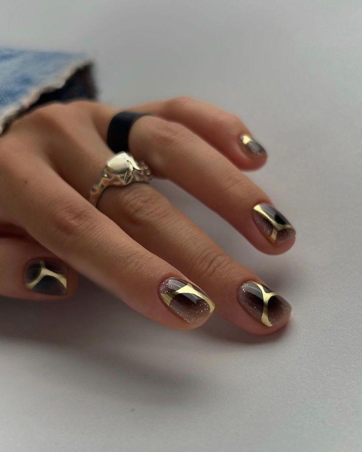 κοντά νύχια-σε-μαύρο-και-χρυσό-για-τα-Χριστούγεννα-ιδέες- κοντά νύχια-σε-μαύρο-και-χρυσό-για-τα-Χριστούγεννα-ιδέες-