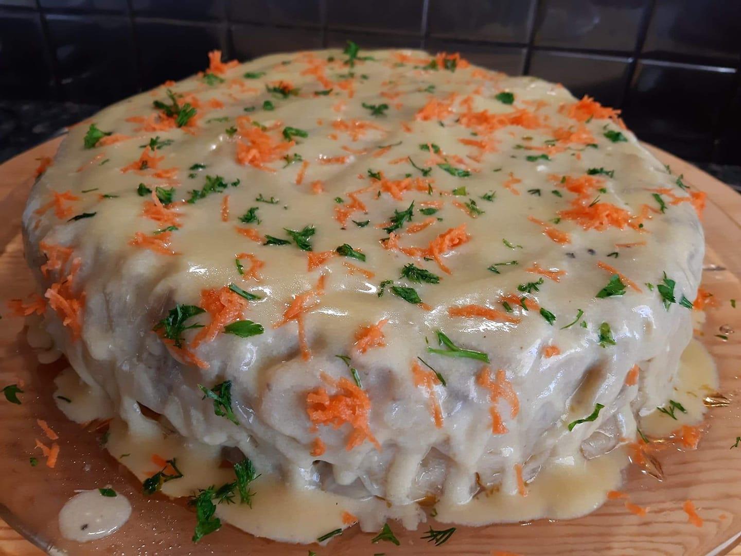 γιορτινή-αλμυρή τούρτα-με-λάχανο-και-κιμά-συνταγή- γιορτινή-αλμυρή τούρτα-με-λάχανο-και-κιμά-συνταγή-