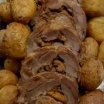 Χοιρινό-ρολό γεμιστό-με δαμάσκηνα-και βερίκοκα-συνταγή-