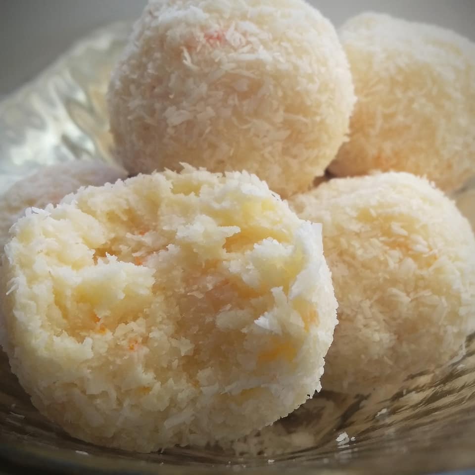 τρούφες-με-λευκή σοκολάτα-και-ινδοκάρυδο-συνταγή- τρούφες-με-λευκή σοκολάτα-και-ινδοκάρυδο-συνταγή-