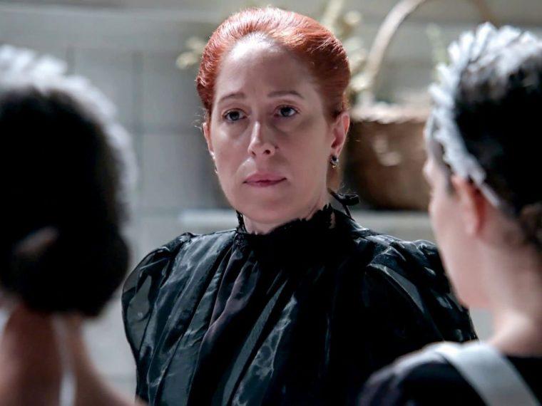 Grand Hotel: Η Αγγέλα δείχνει το τρυφερό της πρόσωπο στην Ελένη