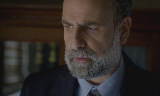 Άγιος Έρωτας : Ο Παύλος χτυπάει τον Πατέρα Νικόλαο