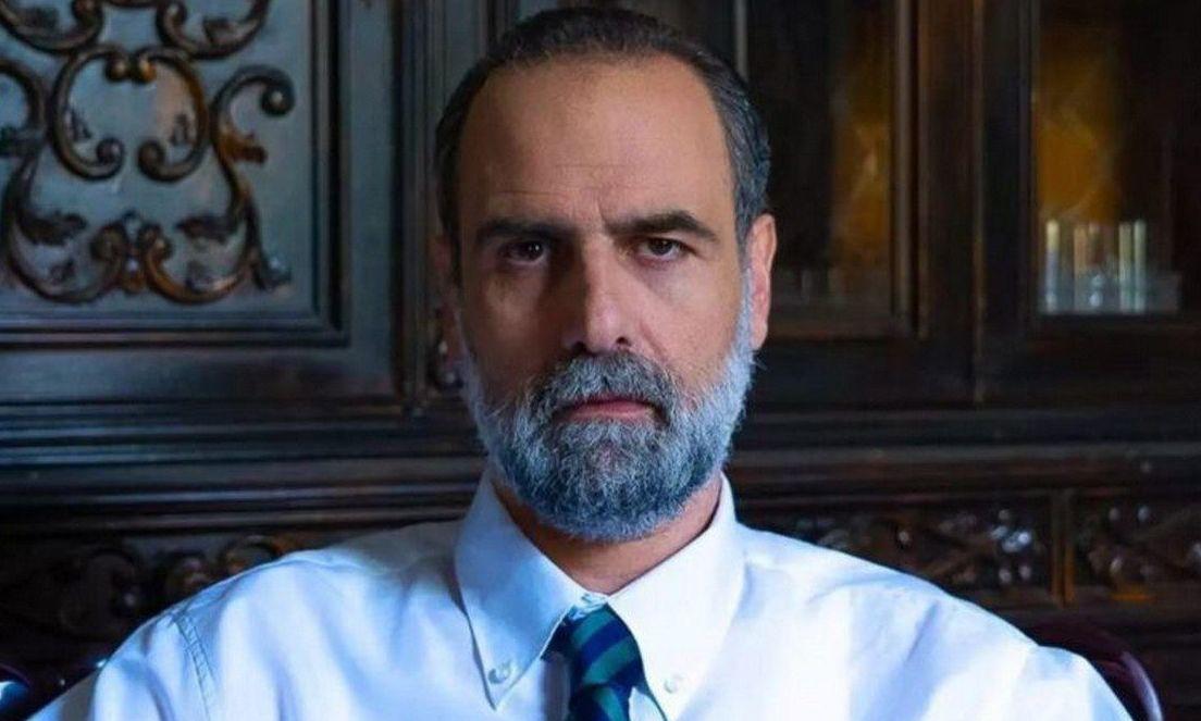 Άγιος Έρωτας : Ο Παύλος χτυπάει τον Πατέρα Νικόλαο