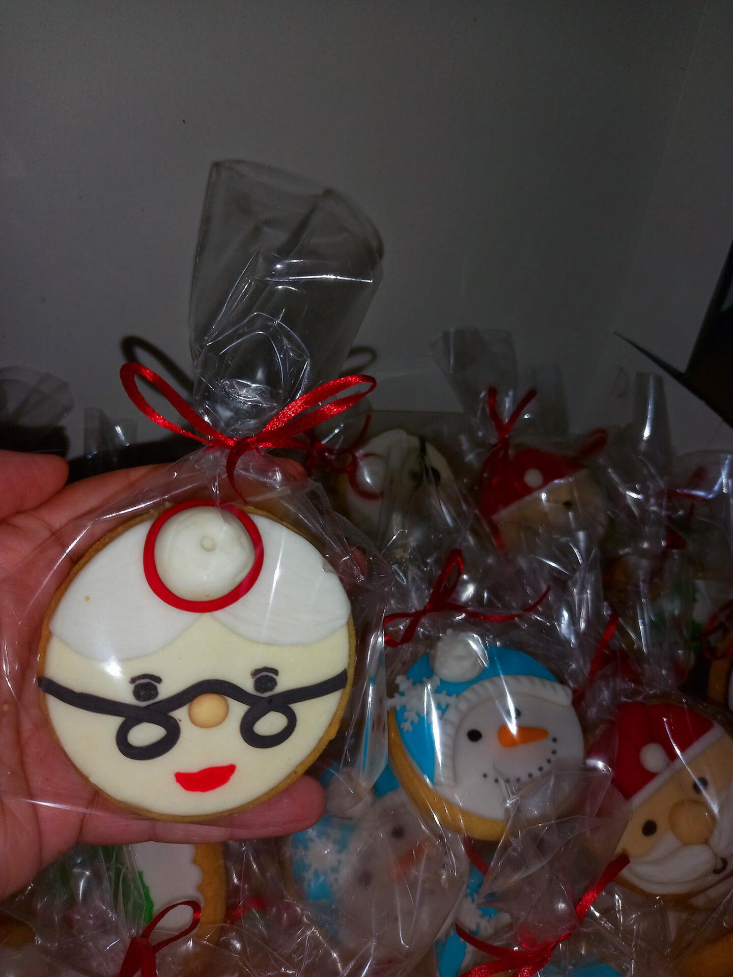 Χριστουγεννιάτικα-μπισκότα-με ζαχαρόπαστα-συνταγή- Χριστουγεννιάτικα-μπισκότα-με ζαχαρόπαστα-συνταγή-