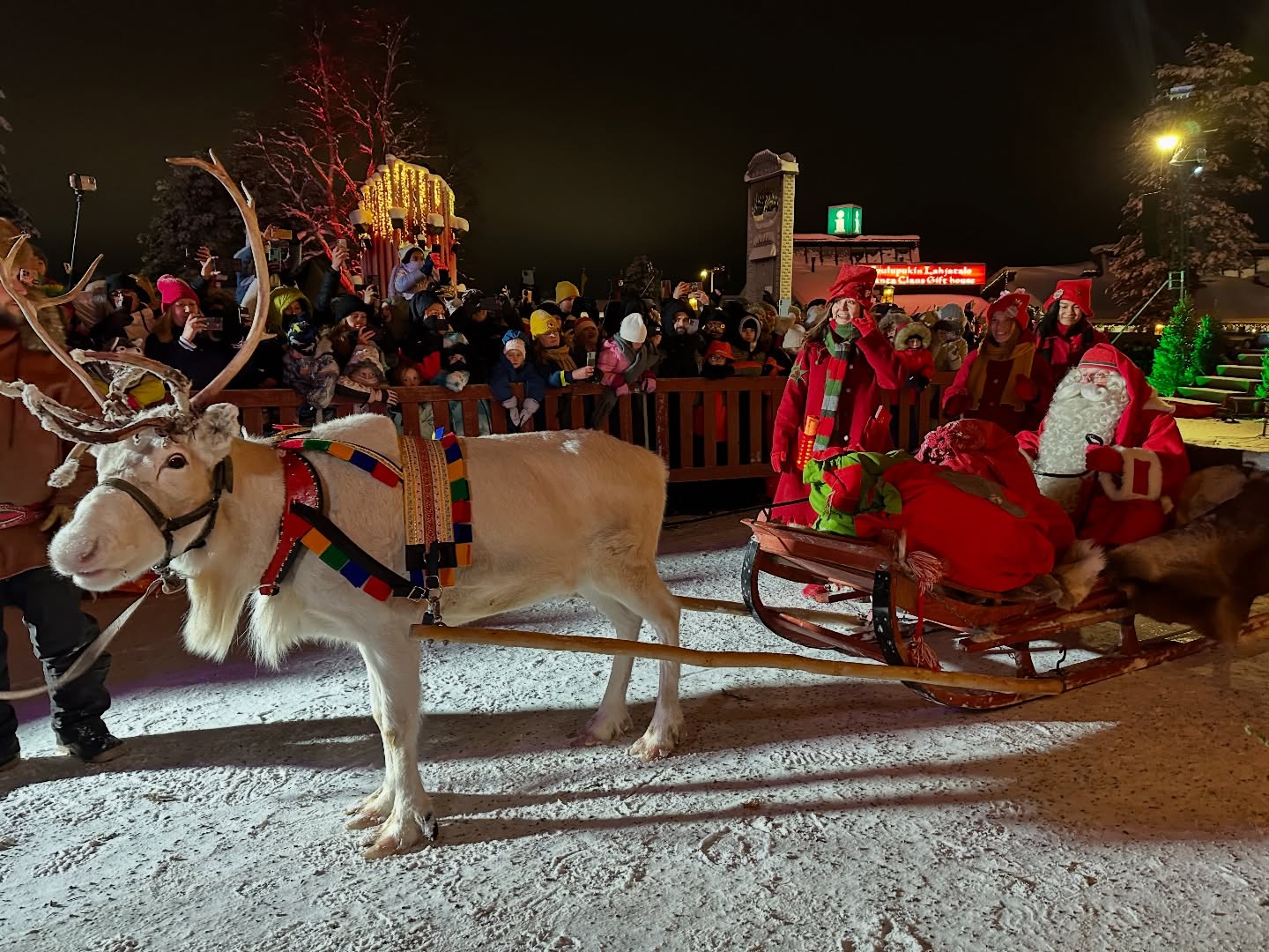 Ροβανιέμι- Χριστούγεννα 2026 : Πλήρης ταξιδιωτικός οδηγός για το χωριό του Άι Βασίλη 10 Ροβανιέμι- Χριστούγεννα 2026 : Πλήρης ταξιδιωτικός οδηγός για το χωριό του Άι Βασίλη