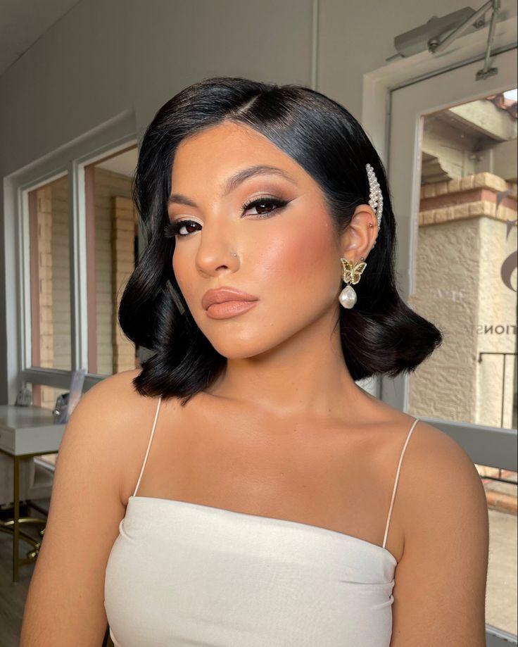 Το Απόλυτο Vang Hair Guide για Καρέ Μαλλιά στις Γιορτινές Εμφανίσεις σου Το Απόλυτο Vang Hair Guide για Καρέ Μαλλιά στις Γιορτινές Εμφανίσεις σου