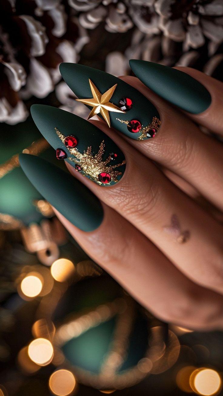 ιδέες-για-χριστουγεννιάτικα νύχια-με-charms-Χριστούγεννα 2024-