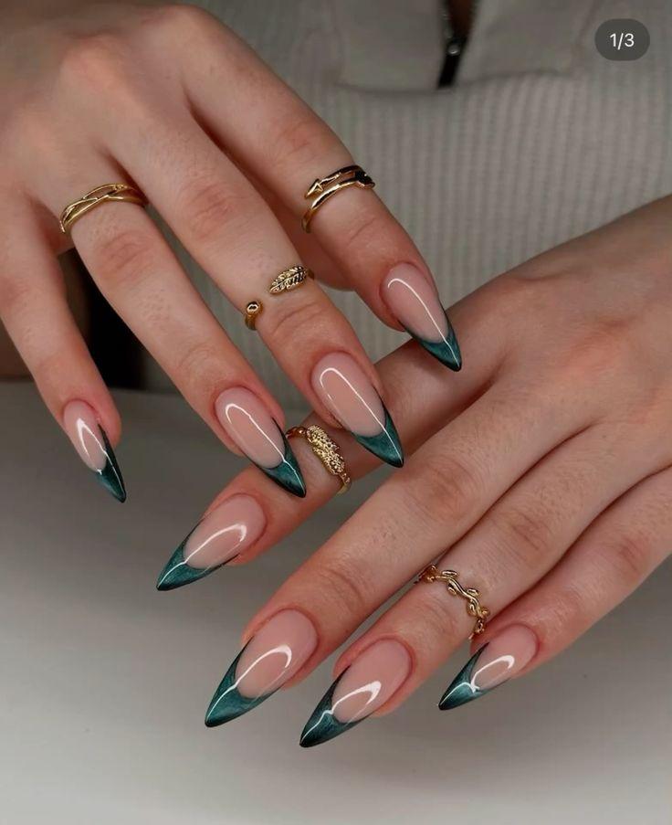 χριστουγεννιάτικο-γαλλικό μανικιούρ-σε-πράσινο-ιδέες- χριστουγεννιάτικο-γαλλικό μανικιούρ-σε-πράσινο-ιδέες-