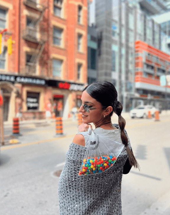 Ιφιγένεια Τζόλα-δείτε-την-αδερφή-της-