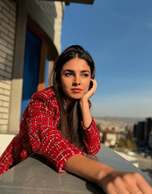 Ιφιγένεια Τζόλα-δείτε-την-αδερφή-της-