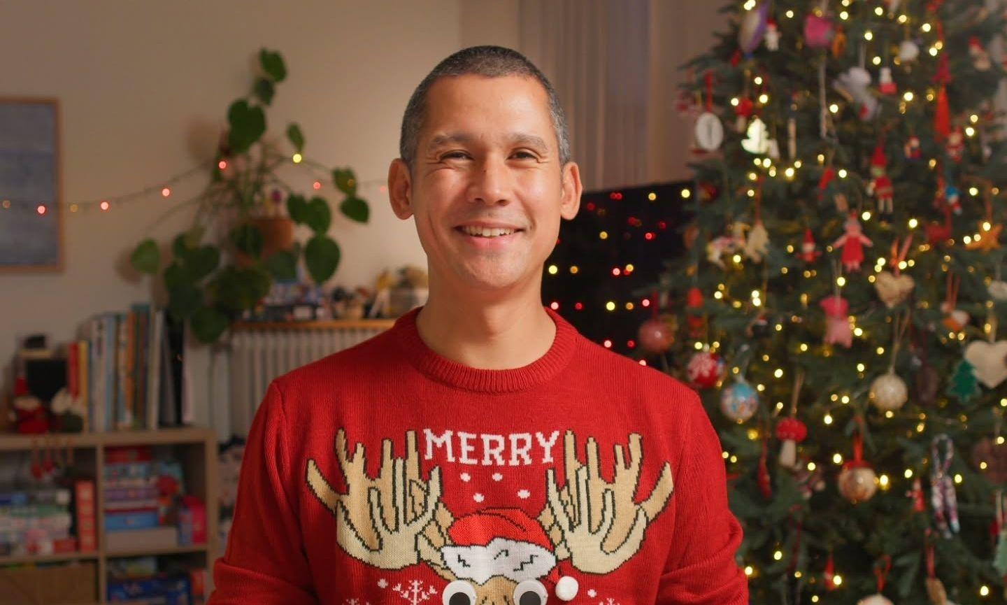 Γιορτινό mood για τον Σωτήρη Κοντιζά : Το στολισμένο σπίτι του και τα παιχνίδια με τα παιδιά του