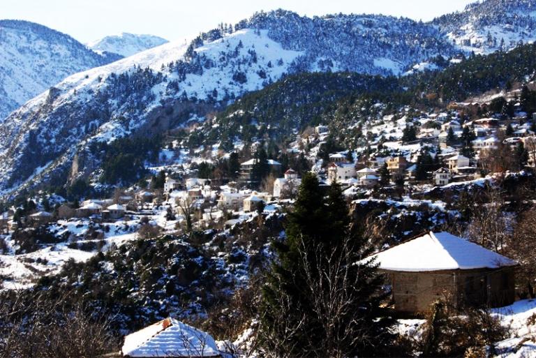 5-γιορτινοί-προορισμοί-μια-ανάσα-από-την-Αθήνα-Τρίκαλα-Κορινθίας 5-γιορτινοί-προορισμοί-μια-ανάσα-από-την-Αθήνα-Τρίκαλα-Κορινθίας