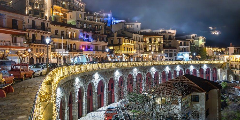 5-γιορτινοί-προορισμοί-μια-ανάσα-από-την-Αθήνα-Αράχωβα 5-γιορτινοί-προορισμοί-μια-ανάσα-από-την-Αθήνα-Αράχωβα