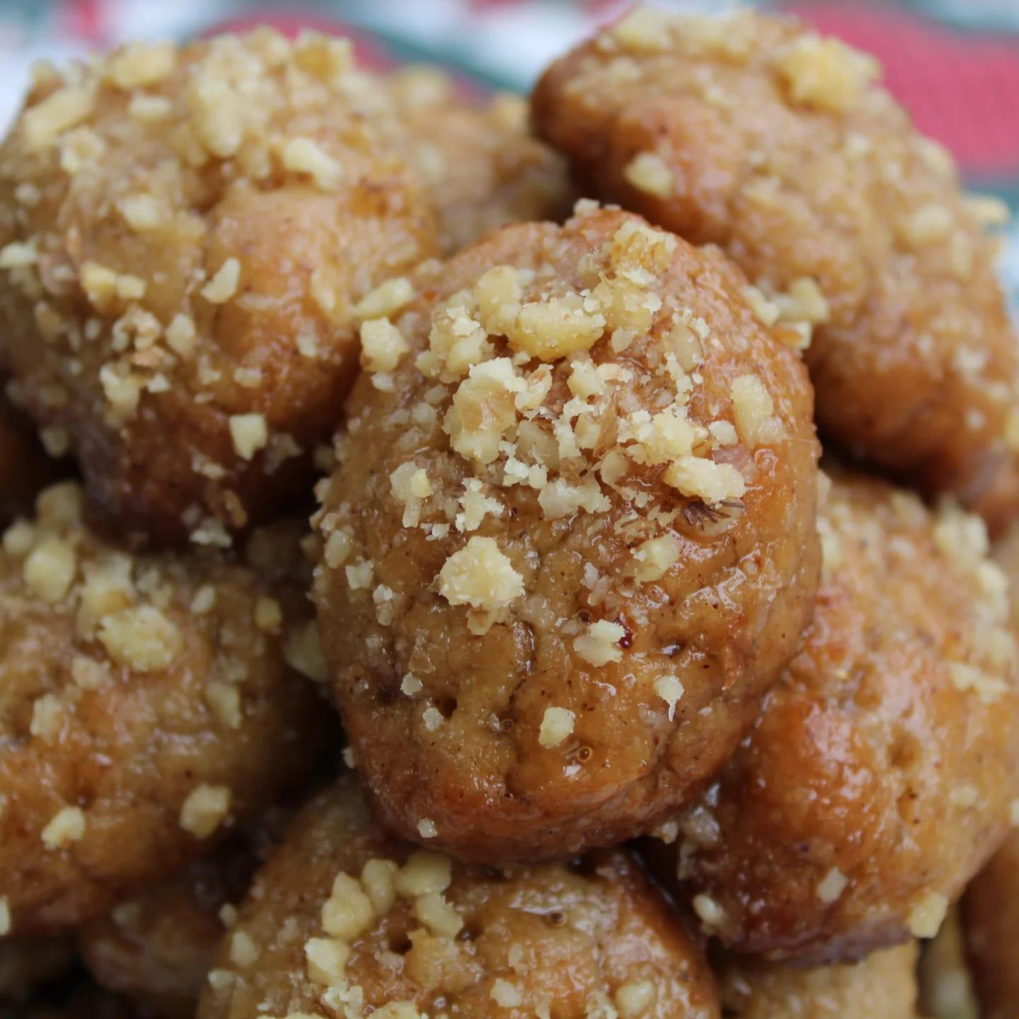 μελομακάρονα-με-το-σιρόπιασμα-της-Βέφας-συνταγή- μελομακάρονα-με-το-σιρόπιασμα-της-Βέφας-συνταγή-