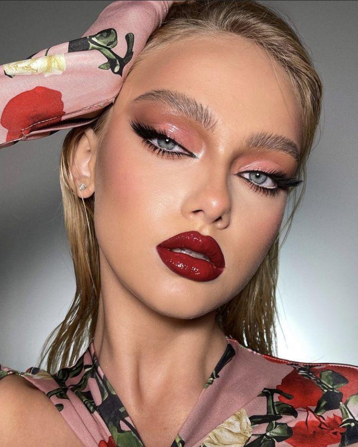 βουργουνδί-κραγιόν-με-lip gloss-ιδέες- βουργουνδί-κραγιόν-με-lip gloss-ιδέες-