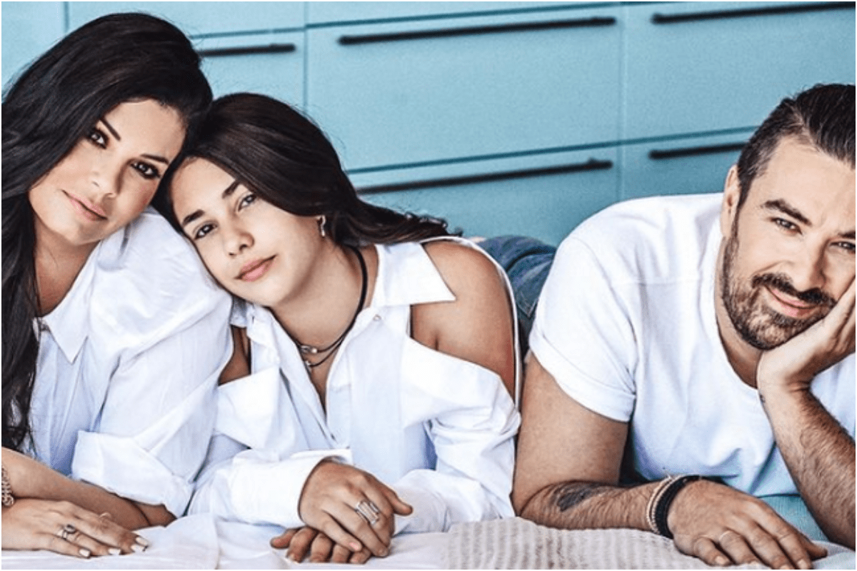 Γιάννης Αϊβάζης – Μαρία Κορινθίου: Στόλισαν μαζί με την κόρη τους, Ισμήνη το χριστουγεννιάτικο δέντρο