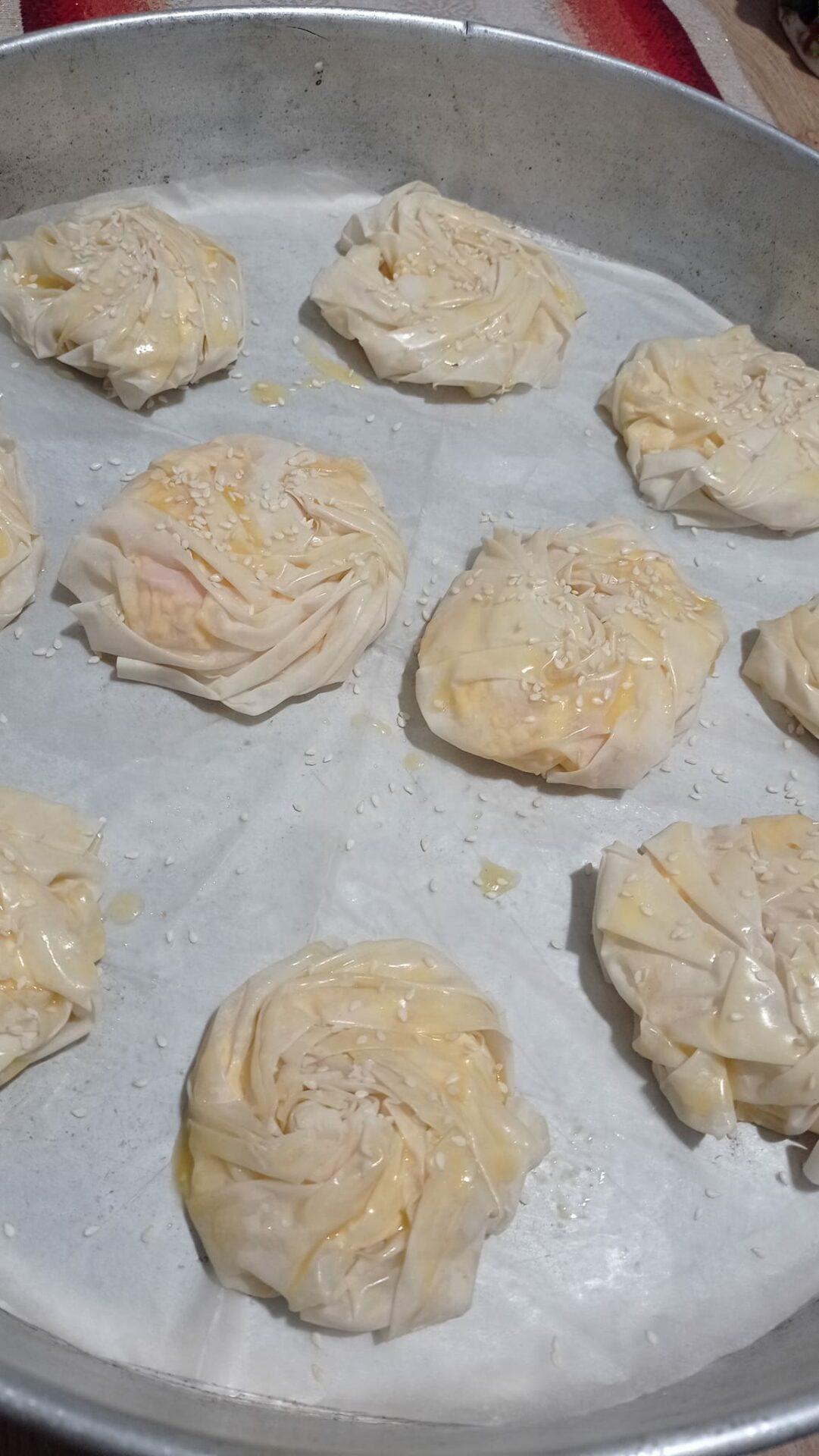 γιορτινά-τυροπιτάκια-με-φύλλο κρούστας-συνταγή- γιορτινά-τυροπιτάκια-με-φύλλο κρούστας-συνταγή-