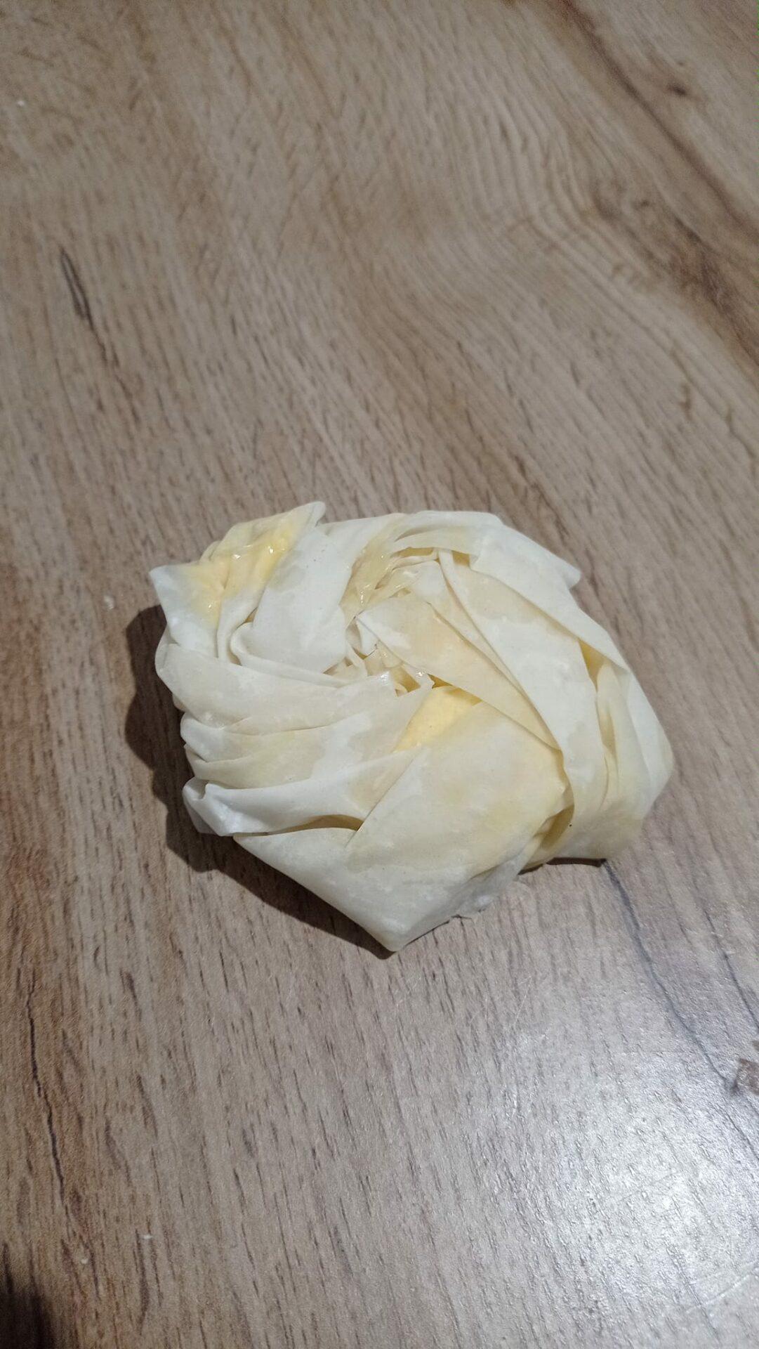 γιορτινά-τυροπιτάκια-με-φύλλο κρούστας-συνταγή- γιορτινά-τυροπιτάκια-με-φύλλο κρούστας-συνταγή-