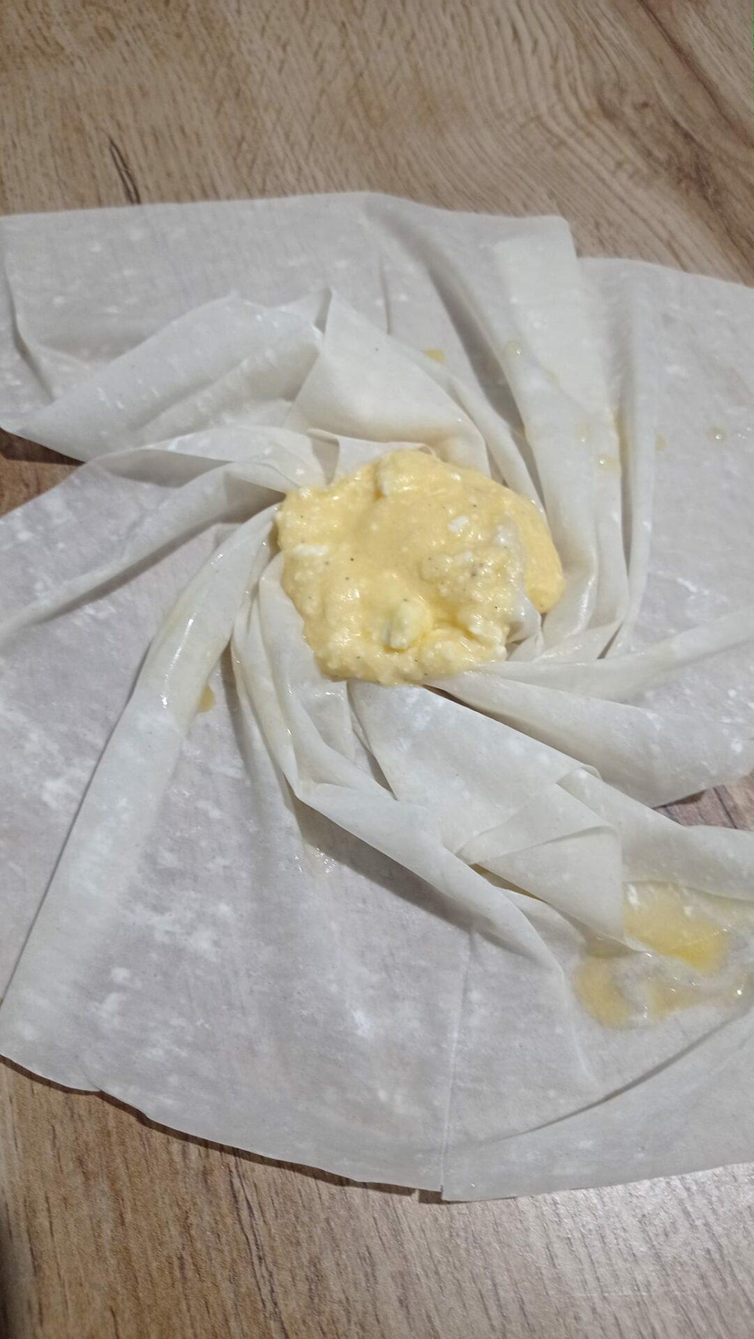 γιορτινά-τυροπιτάκια-με-φύλλο κρούστας-συνταγή- γιορτινά-τυροπιτάκια-με-φύλλο κρούστας-συνταγή-