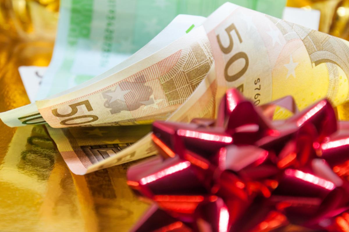 Δώρο Χριστουγέννων 2024 : Πότε θα πληρωθούν οι εργαζόμενοι και πότε οι άνεργοι