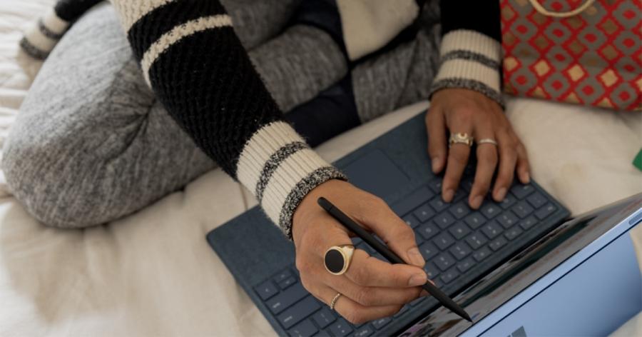 Voucher για laptop και tablet : Άνοιξε η πλατφόρμα – Πώς κάνετε αίτηση και η προθεσμία