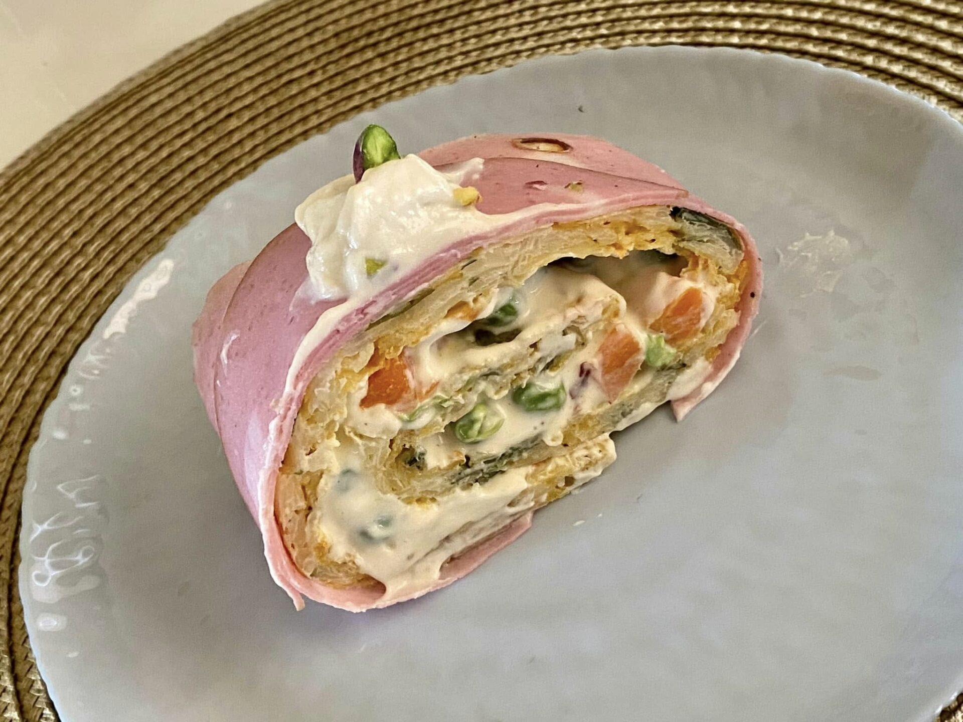 Ρολό-αλλαντικών-με Ρώσικη-για το-Γιορτινό Τραπέζι-συνταγή- Ρολό-αλλαντικών-με Ρώσικη-για το-Γιορτινό Τραπέζι-συνταγή-