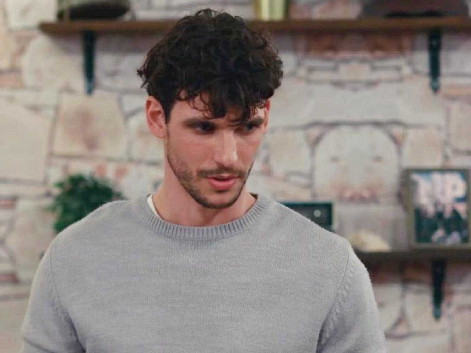 Η Γη της Ελιάς : Η Αφροδίτη χάνει το μωρο εξαιτίας του Χρήστου και θέλει να τον εκδικηθεί