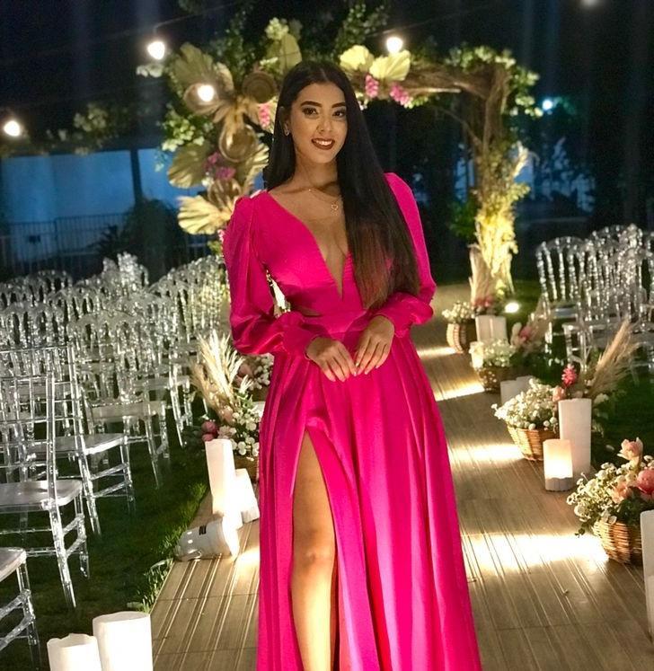 Ντύσιμο με Μάξι Γιορτινά Φορέματα: Ιδέες για Festive Ντύσιμο για κάθε γυναίκα