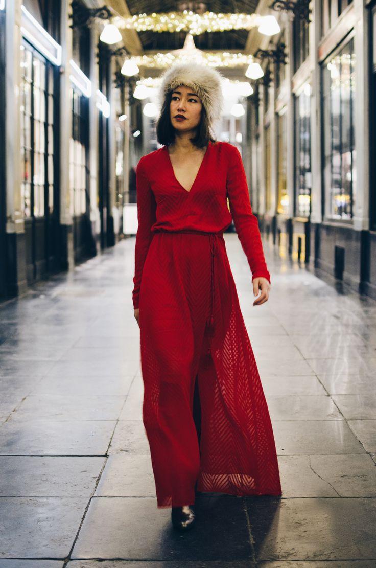 κόκκινο-μάξι φόρεμα-για-τα-Χριστούγεννα-Πρωτοχρονιά-ιδέες-