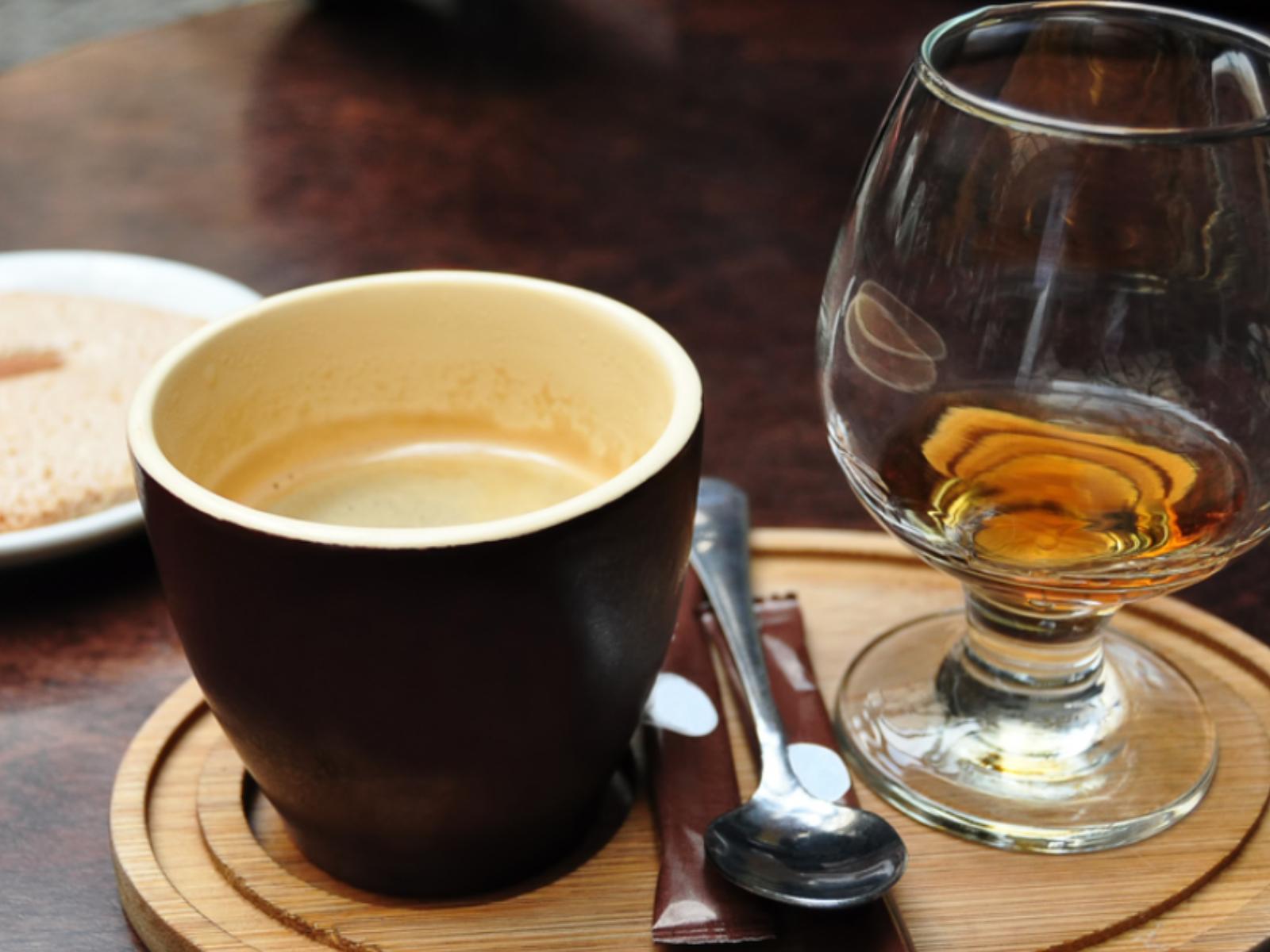 8-τρόποι-να-αποτοξινώσεις-τον-οργανισμό-σου-μετά-την-κρεπάλη-του-Χριστουγεννιάτικου-ρεβεγιόν 8-τρόποι-να-αποτοξινώσεις-τον-οργανισμό-σου-μετά-την-κρεπάλη-του-Χριστουγεννιάτικου-ρεβεγιόν