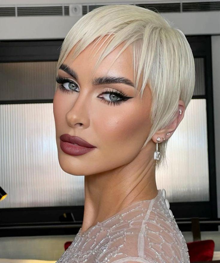 ιδέες-για-χτενίσματα-σε-κοντά μαλλιά-τα-Χριστούγεννα-και-την-Πρωτοχρονιά- ιδέες-για-χτενίσματα-σε-κοντά μαλλιά-τα-Χριστούγεννα-και-την-Πρωτοχρονιά-