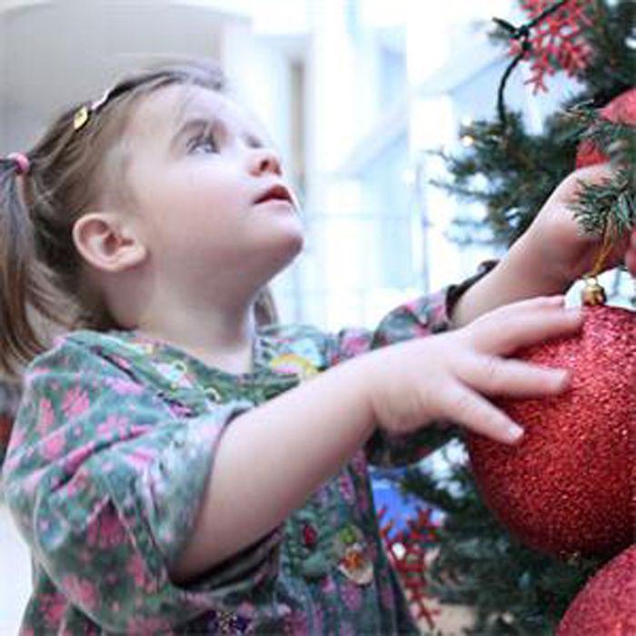 είχε-τον-γιο-του-στο-νοσοκομείο-και-ντύνεται-Άγιος Βασίλης-κάθε-χρόνο-για-να-μοιράζει-δώρα-στα-άρρωστα παιδιά- είχε-τον-γιο-του-στο-νοσοκομείο-και-ντύνεται-Άγιος Βασίλης-κάθε-χρόνο-για-να-μοιράζει-δώρα-στα-άρρωστα παιδιά-