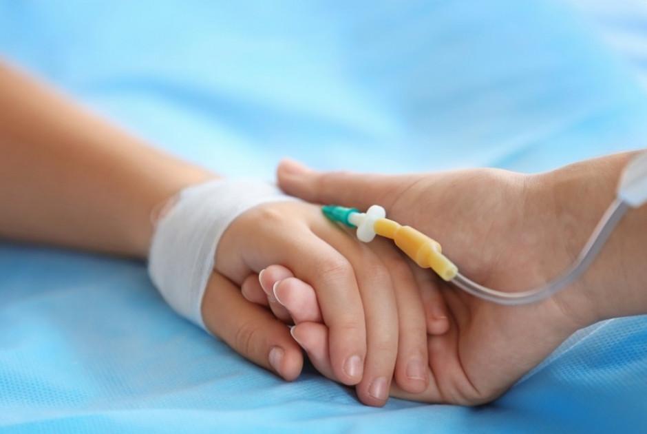 είχε-τον-γιο-του-στο-νοσοκομείο-και-ντύνεται-Άγιος Βασίλης-κάθε-χρόνο-για-να-μοιράζει-δώρα-στα-άρρωστα παιδιά- είχε-τον-γιο-του-στο-νοσοκομείο-και-ντύνεται-Άγιος Βασίλης-κάθε-χρόνο-για-να-μοιράζει-δώρα-στα-άρρωστα παιδιά-