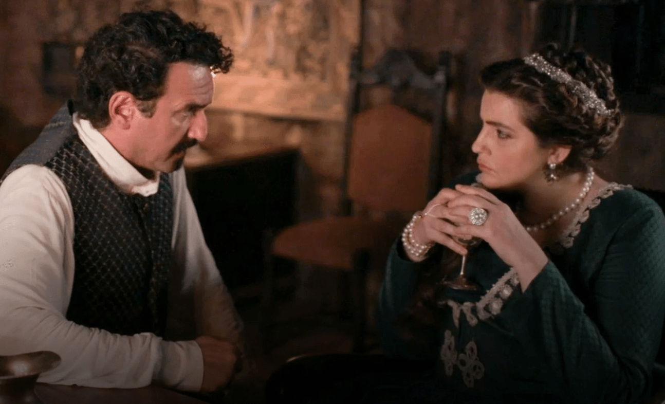 Η Μάγισσα: Η Ρενάτα επιτίθεται με μαχαίρι στη Πανδώρα