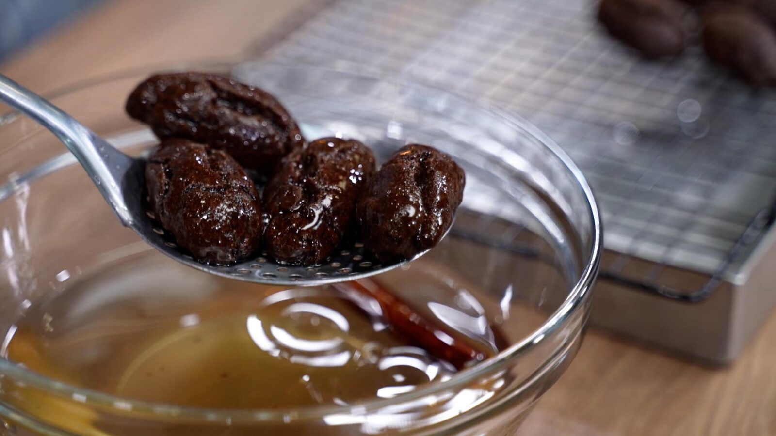 Μελομακάρονα με σοκολατένια ζύμη