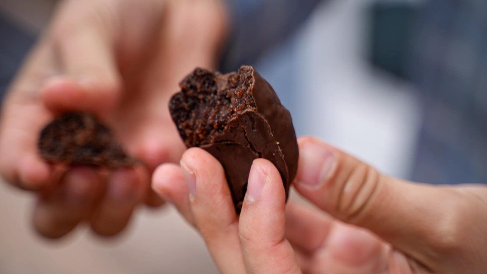 συνταγή-για-μελομακάρονα-με-σοκολάτα-μέσα έξω- συνταγή-για-μελομακάρονα-με-σοκολάτα-μέσα έξω-