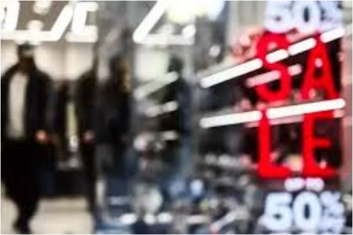 Χειμερινές εκπτώσεις 2025: Πότε ξεκινούν  και  ποιες Κυριακές θα είναι ανοικτά τα καταστήματα