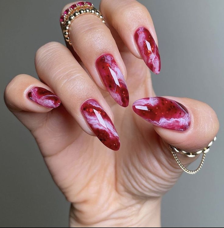 κόκκινα-νύχια-με-μαρμάρινα σχέδια-ιδέες- κόκκινα-νύχια-με-μαρμάρινα σχέδια-ιδέες-