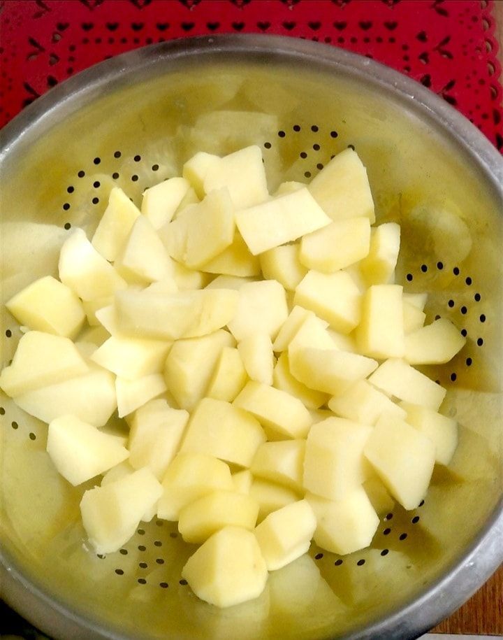 πατατοσαλάτα-με-ρόδι-στη-φόρμα-για-τη-Πρωτοχρονιά-συνταγή- πατατοσαλάτα-με-ρόδι-στη-φόρμα-για-τη-Πρωτοχρονιά-συνταγή-