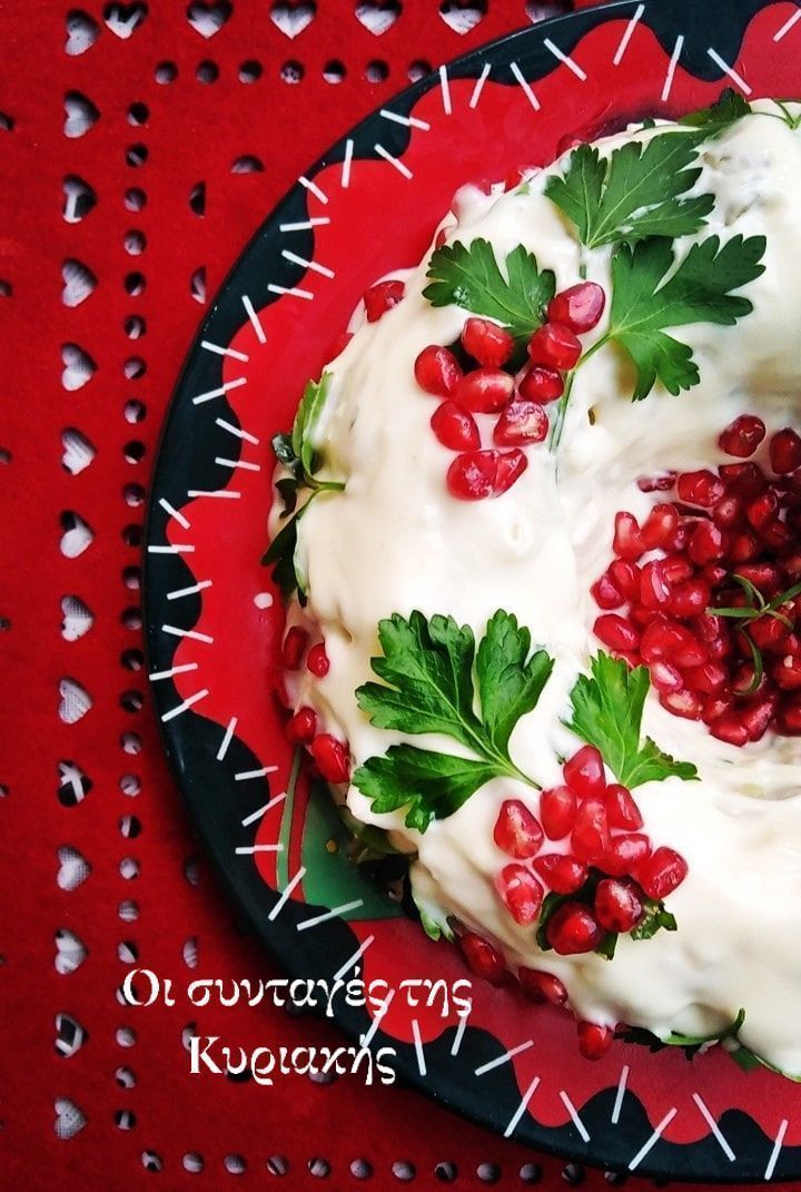 πατατοσαλάτα-με-ρόδι-στη-φόρμα-για-τη-Πρωτοχρονιά-συνταγή- πατατοσαλάτα-με-ρόδι-στη-φόρμα-για-τη-Πρωτοχρονιά-συνταγή-